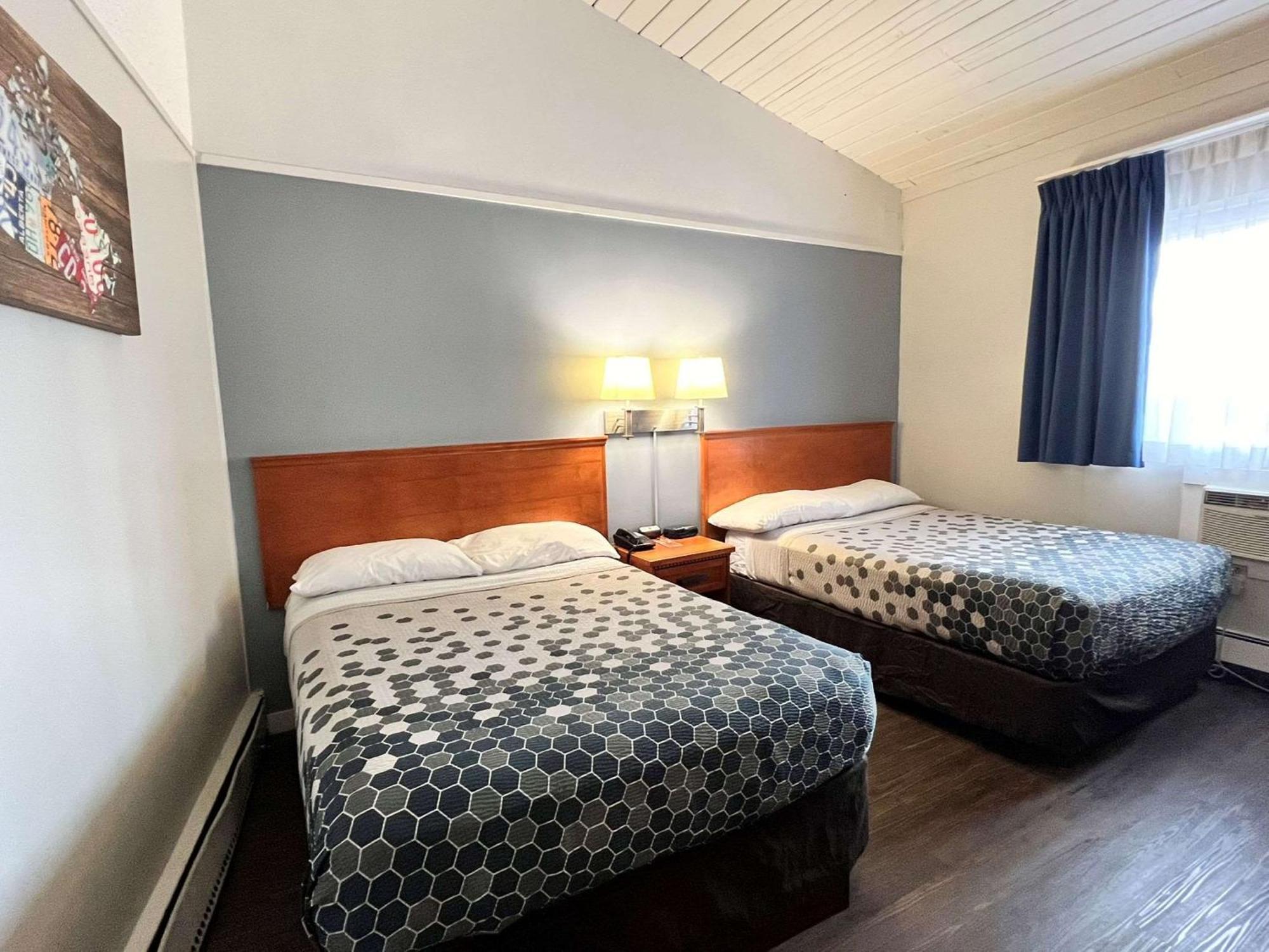 Econo Lodge Motel Village YYC Eksteriør bilde