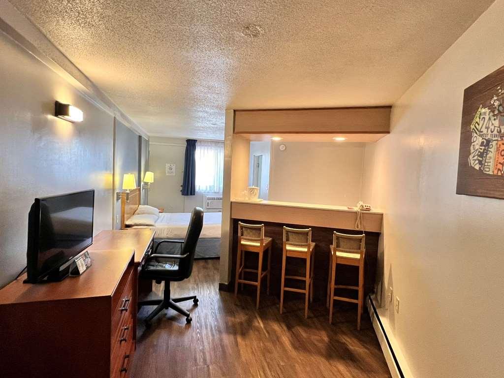 Econo Lodge Motel Village YYC Rom bilde