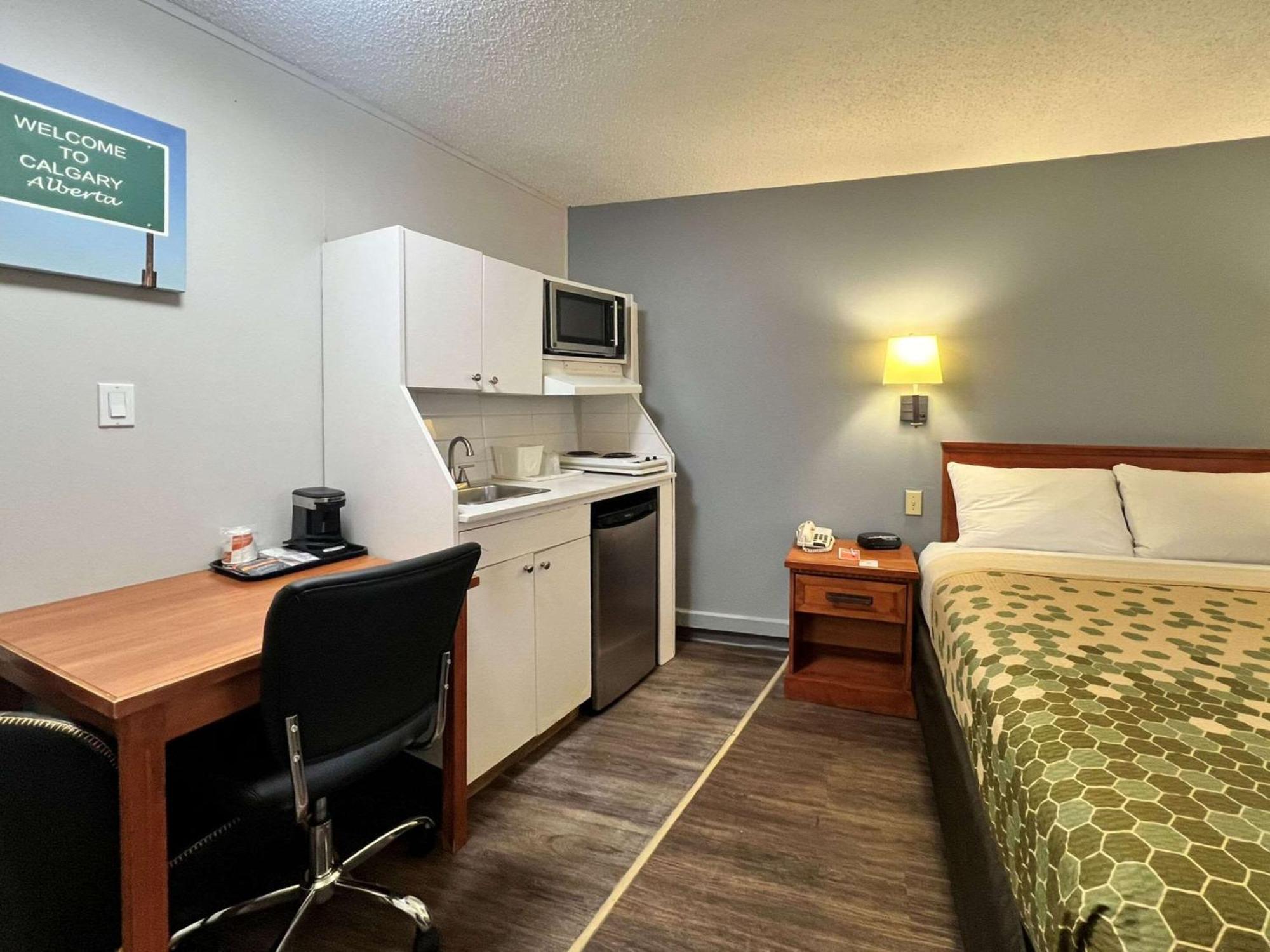 Econo Lodge Motel Village YYC Eksteriør bilde